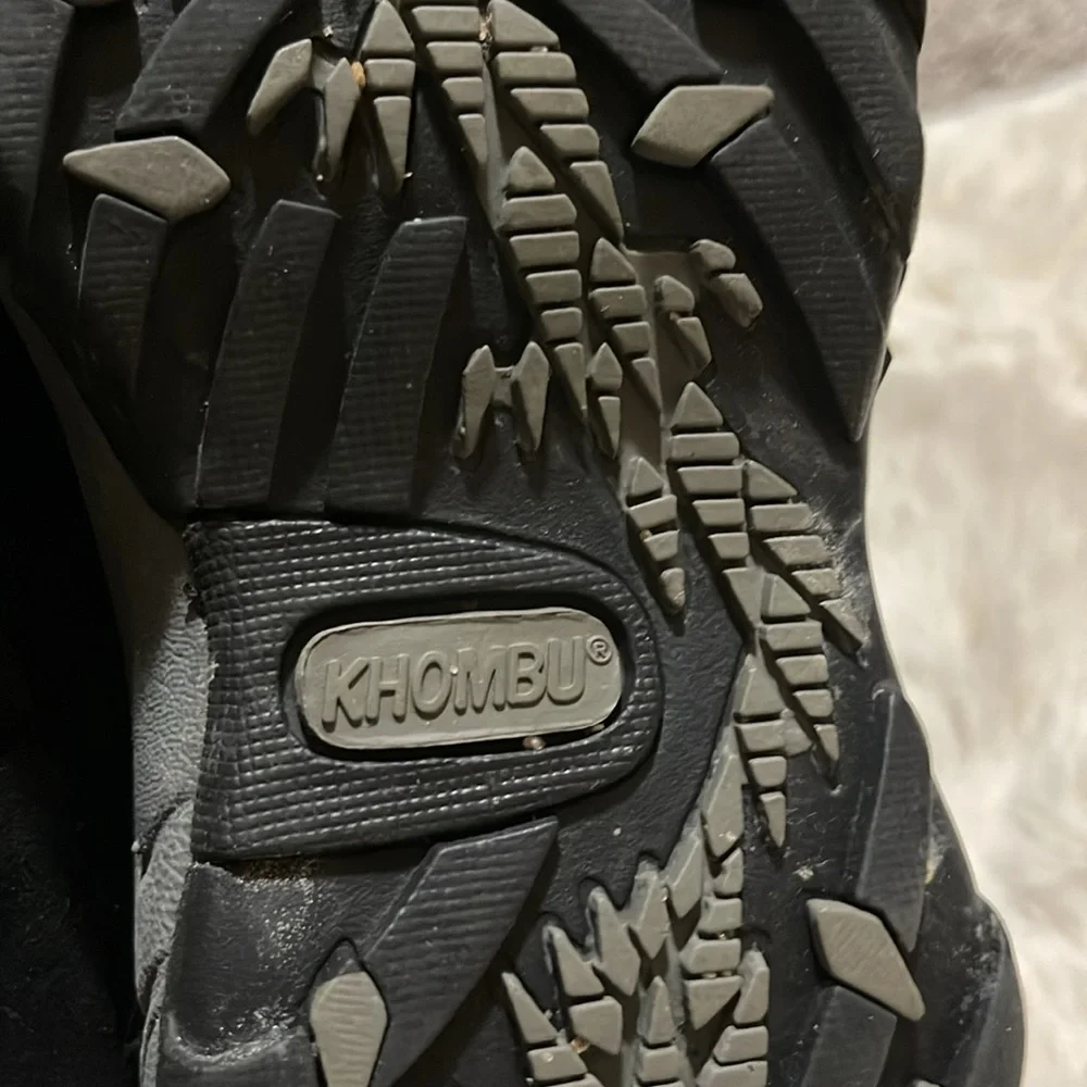 Khombu Winter Boots Size 7 Medium